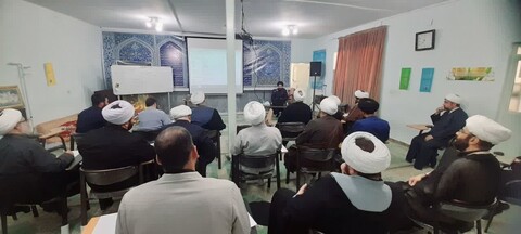 تصاویر/برگزاری دوره «نقد تصوف» در دزفول