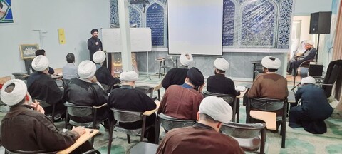 تصاویر/برگزاری دوره «نقد تصوف» در دزفول