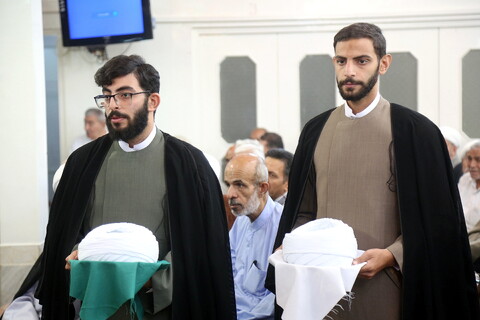 تصاویر / مراسم عمامه گذاری طلاب توسط آیت الله فاضل لنکرانی در روز میلاد پیامبر (ص)