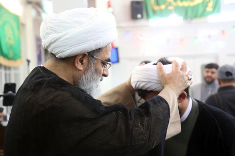 تصاویر / مراسم عمامه گذاری طلاب توسط آیت الله فاضل لنکرانی در روز میلاد پیامبر (ص)