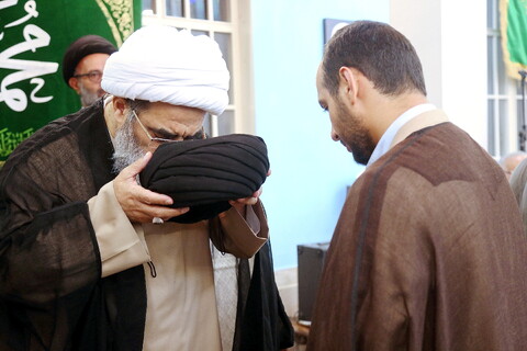 تصاویر / مراسم عمامه گذاری طلاب توسط آیت الله فاضل لنکرانی در روز میلاد پیامبر (ص)