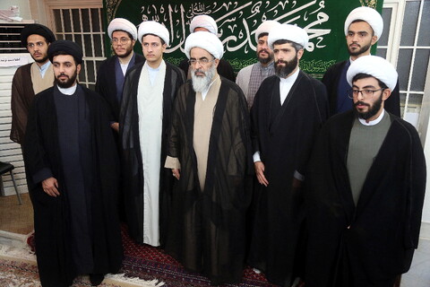 تصاویر / مراسم عمامه گذاری طلاب توسط آیت الله فاضل لنکرانی در روز میلاد پیامبر (ص)