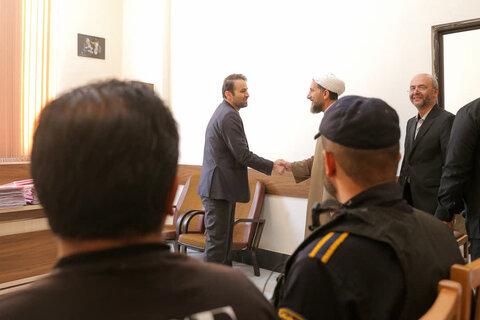 تصاویر / حضور نماینده ولی فقیه در استان قزوین  در دادسرای عمومی و انقلاب قزوین