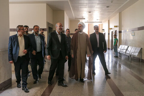 تصاویر / حضور نماینده ولی فقیه در استان قزوین  در دادسرای عمومی و انقلاب قزوین