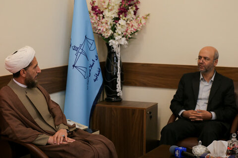 تصاویر / حضور نماینده ولی فقیه در استان قزوین  در دادسرای عمومی و انقلاب قزوین