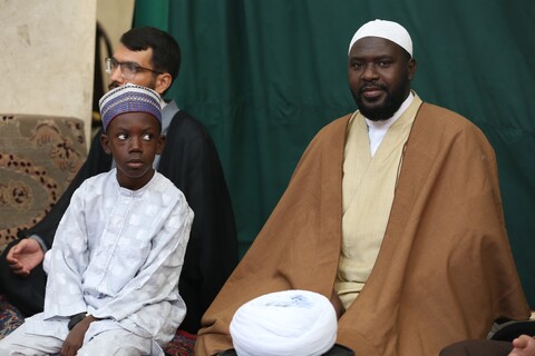 تصاویر/ عمامه گذاری جمعی از طلاب توسط آیت العظمی مکارم شیرازی