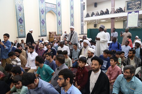 تصاویر/ عمامه گذاری جمعی از طلاب توسط آیت العظمی مکارم شیرازی