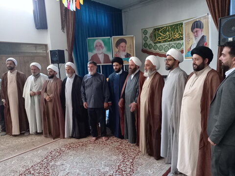 تصاویر/ آیین عمامه‌گذاری طلاب مدرسه علمیه المهدی(عج) آران و بیدگل