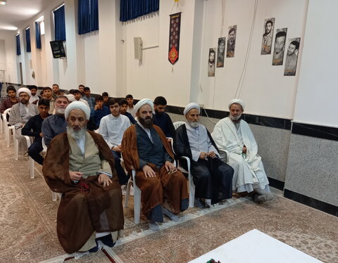 تصاویر/ آیین عمامه‌گذاری طلاب مدرسه علمیه المهدی(عج) آران و بیدگل