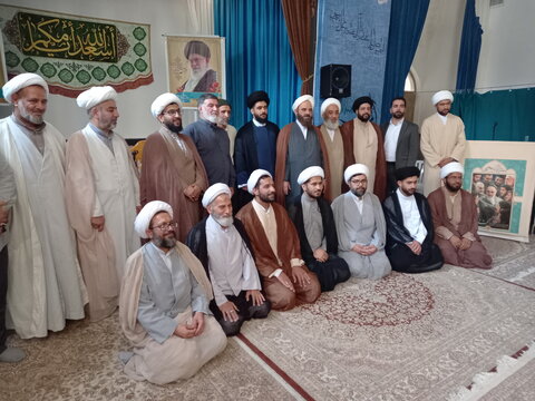 تصاویر/ آیین عمامه‌گذاری طلاب مدرسه علمیه المهدی(عج) آران و بیدگل