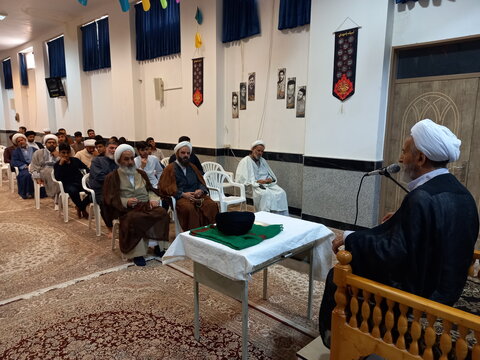 تصاویر/ آیین عمامه‌گذاری طلاب مدرسه علمیه المهدی(عج) آران و بیدگل