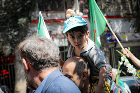 تصاویر/شادپیمایی بخشی از طلاب و روحانیون همدانی از حوزه علمیه آیت الله آخوند تا میدان امام خمینی همدان