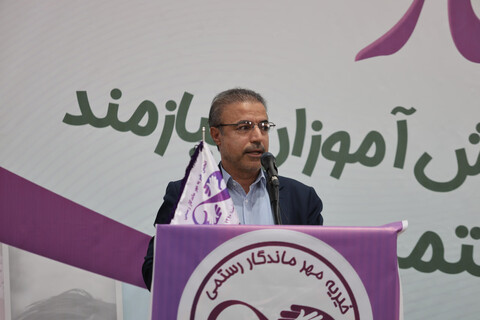 تصاویر / توزیع 4هزار بسته کیف و لوازم تحریر بین دانش‌آموزان نیازمند همدانی