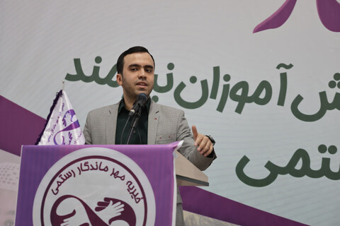 تصاویر / توزیع 4هزار بسته کیف و لوازم تحریر بین دانش‌آموزان نیازمند همدانی