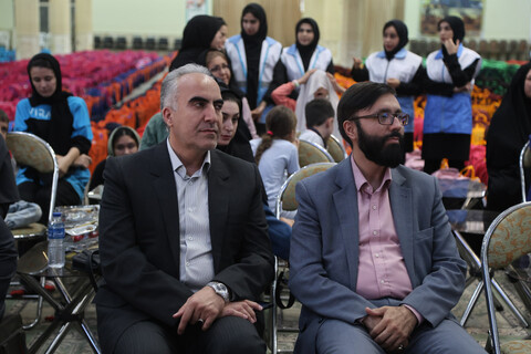 تصاویر / توزیع 4هزار بسته کیف و لوازم تحریر بین دانش‌آموزان نیازمند همدانی