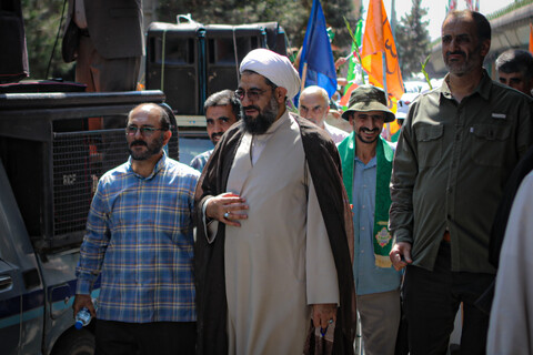 تصاویر/شادپیمایی مردم همدان از میدان امام خمینی همدان به سمت میدان امامزاده عبدالله