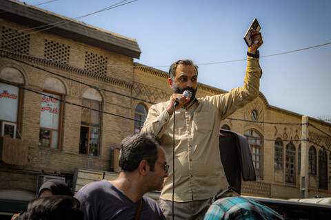 تصاویر/شادپیمایی مردم همدان از میدان امام خمینی همدان به سمت میدان امامزاده عبدالله