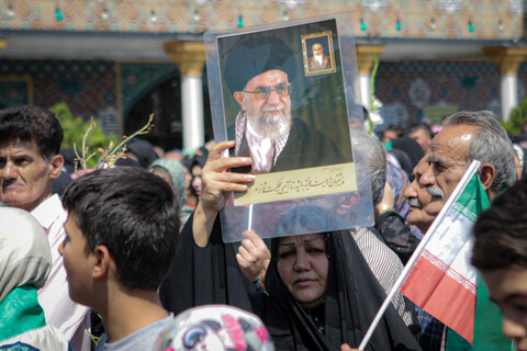 تصاویر/شادپیمایی مردم همدان از میدان امام خمینی همدان به سمت میدان امامزاده عبدالله