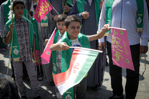 تصاویر/شادپیمایی مردم همدان از میدان امام خمینی همدان به سمت میدان امامزاده عبدالله