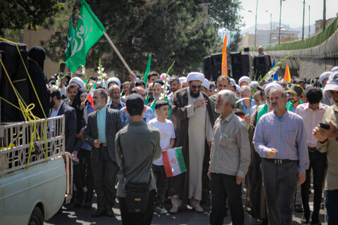 تصاویر/شادپیمایی مردم همدان از میدان امام خمینی همدان به سمت میدان امامزاده عبدالله