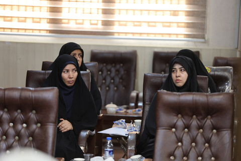 تصاویر / دیدار طلاب طرح امین با نماینده ولی فقیه در استان همدان