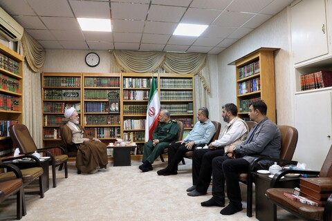 تصاویر/دیدار فرمانده سپاه علی ابن ابی طالب (ع) قم با آیت الله اعرافی