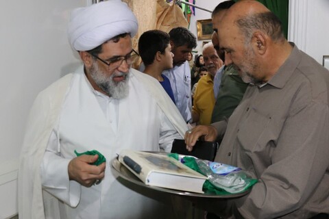 تصاویر/ برگزاری همایش یاوران وقف و مراسم غبارروبی و عطرافشانی آستان مقدس امامزاده علی اکبر (ع) مهدی‌شهر