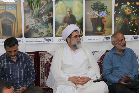 تصاویر/ برگزاری همایش یاوران وقف و مراسم غبارروبی و عطرافشانی آستان مقدس امامزاده علی اکبر (ع) مهدی‌شهر