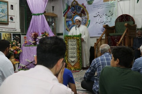 تصاویر/ برگزاری همایش یاوران وقف و مراسم غبارروبی و عطرافشانی آستان مقدس امامزاده علی اکبر (ع) مهدی‌شهر