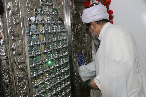 تصاویر/ برگزاری همایش یاوران وقف و مراسم غبارروبی و عطرافشانی آستان مقدس امامزاده علی اکبر (ع) مهدی‌شهر