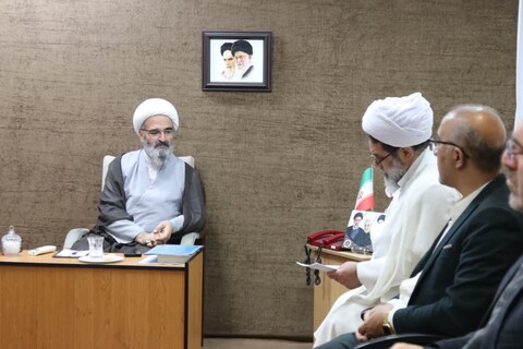 تصاویر/ دیدار مدیرکل، کارکنان ستادی و کارکنان ادارات اوقاف شهرستان سمنان و مهدی‌شهر با نماینده ولی فقیه در استان سمنان
