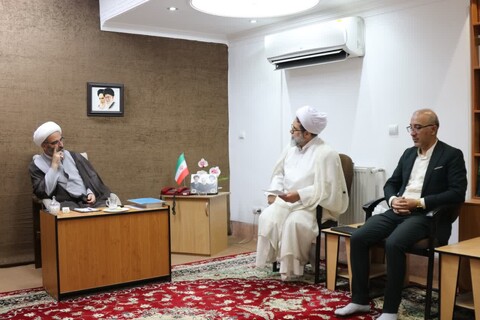 تصاویر/ دیدار مدیرکل، کارکنان ستادی و کارکنان ادارات اوقاف شهرستان سمنان و مهدی‌شهر با نماینده ولی فقیه در استان سمنان