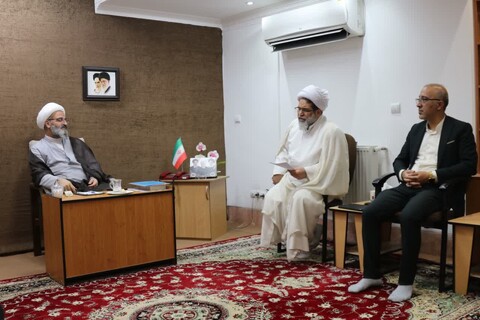 تصاویر/ دیدار مدیرکل، کارکنان ستادی و کارکنان ادارات اوقاف شهرستان سمنان و مهدی‌شهر با نماینده ولی فقیه در استان سمنان