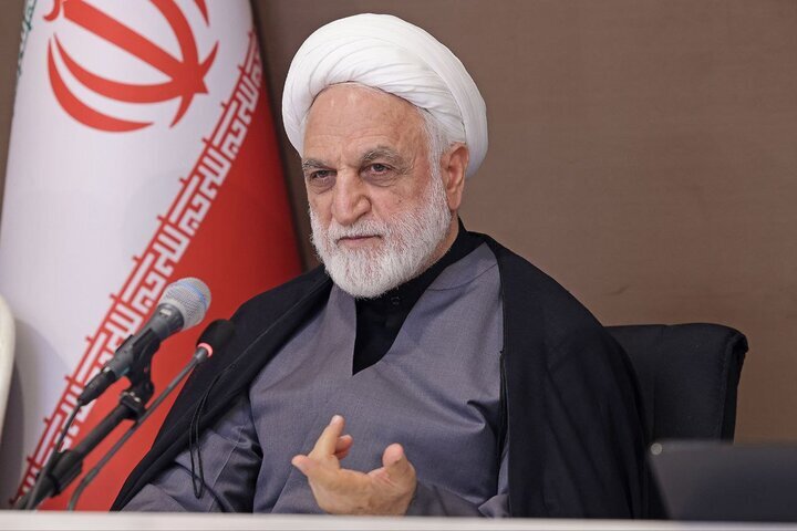 برای مقابله با ظلم جهانی به ابزار روز مجهز شویم