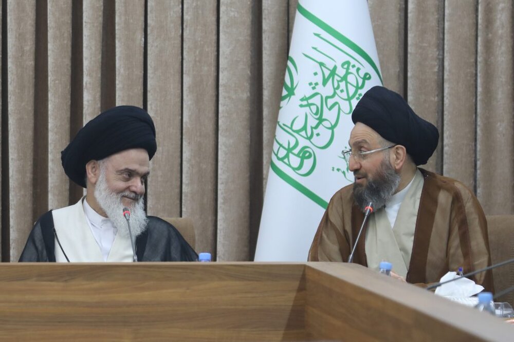 سید عمار حکیم با اعضای جامعه مدرسین دیدار کرد