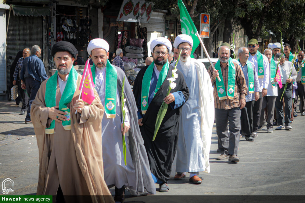 تصاویر/ برگزاری شادپیمایی خانوادگی طلاب همدان از حوزه علمیه تا میدان امام خمینی