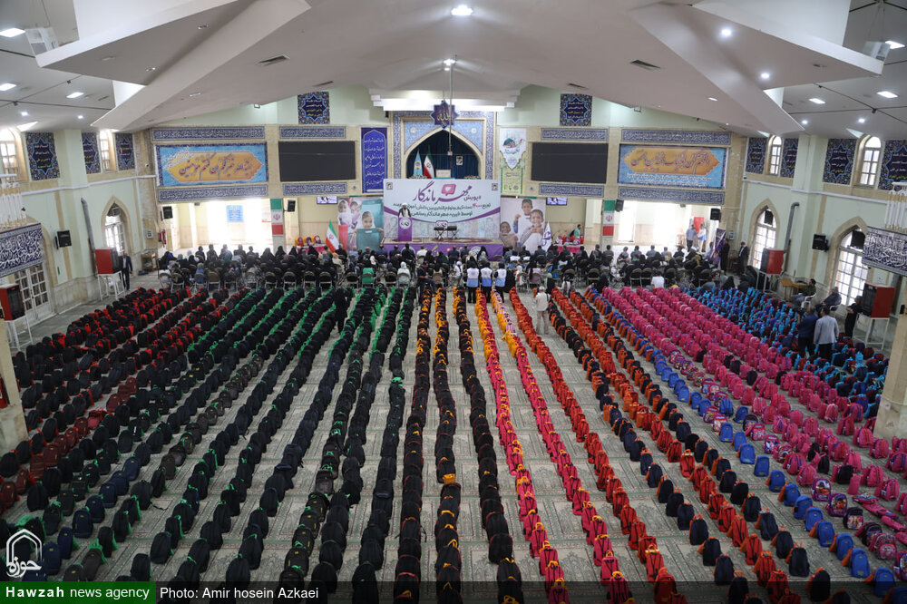 تصاویر / توزیع ۴هزار بسته کیف و لوازم تحریر بین دانش‌آموزان نیازمند همدانی