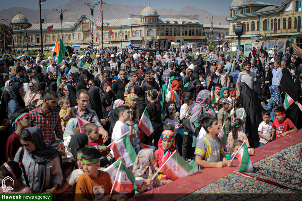 فیلم| جشن باشکوه ولادت پیامبر اکرم (ص) و امام صادق (ع) همراه با شادپیمایی مردمی و خانوادگی طلاب در همدان