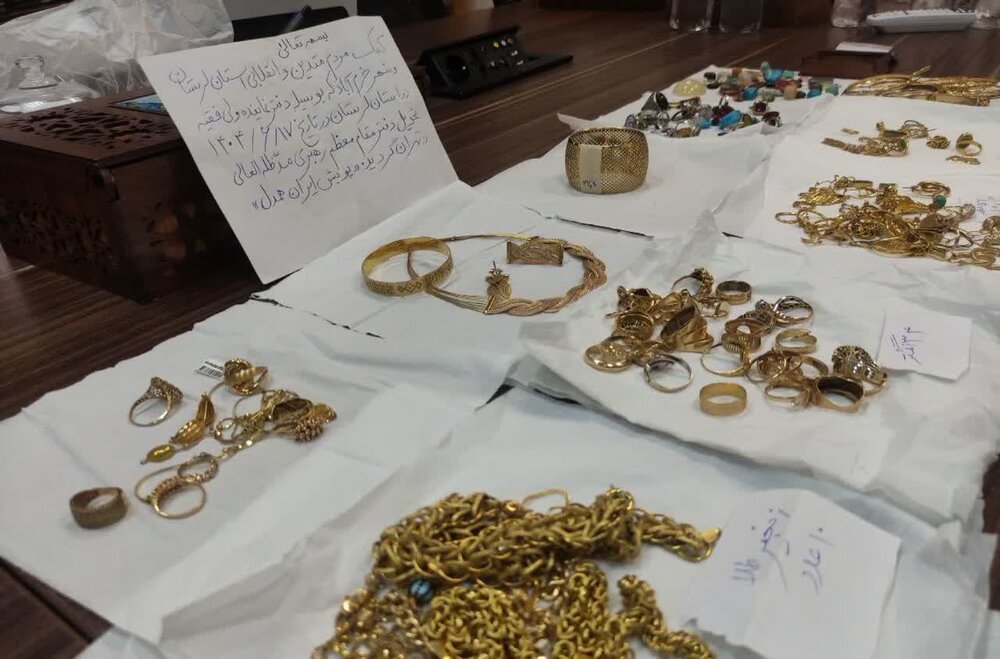 اهدای زیورآلات مردم لرستان به مردم مظلوم فلسطین و لبنان