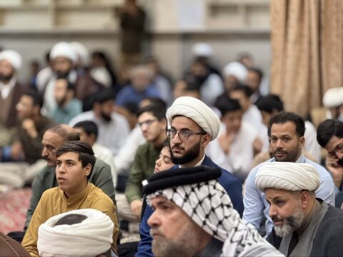 تصاویر/ آیین عمامه‌گذاری جمعی از طلاب مدرسه علمیه حضرت ولی عصر (عج ) اهواز