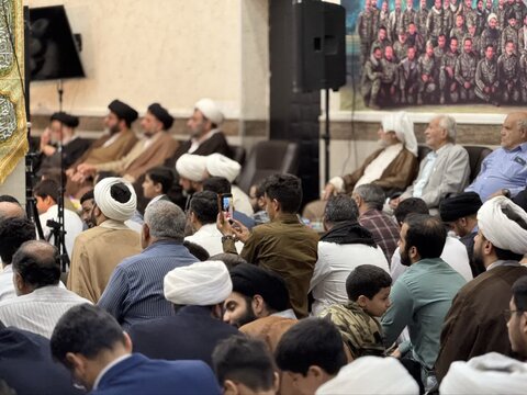 تصاویر/ آیین عمامه‌گذاری جمعی از طلاب مدرسه علمیه حضرت ولی عصر (عج ) اهواز