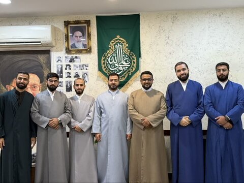 تصاویر/ آیین عمامه‌گذاری جمعی از طلاب مدرسه علمیه حضرت ولی عصر (عج ) اهواز