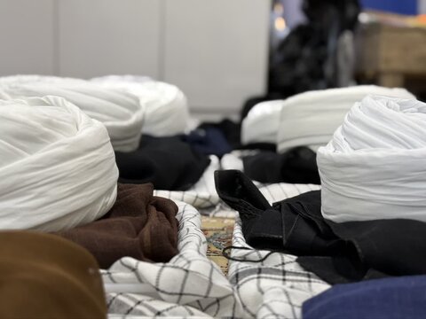 تصاویر/ آیین عمامه‌گذاری جمعی از طلاب مدرسه علمیه حضرت ولی عصر (عج ) اهواز