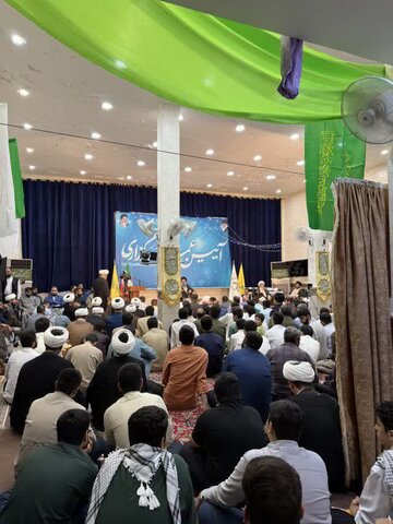 تصاویر/ آیین عمامه‌گذاری جمعی از طلاب مدرسه علمیه حضرت ولی عصر (عج ) اهواز