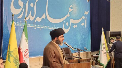 تصاویر/ آیین عمامه‌گذاری جمعی از طلاب مدرسه علمیه حضرت ولی عصر (عج ) اهواز