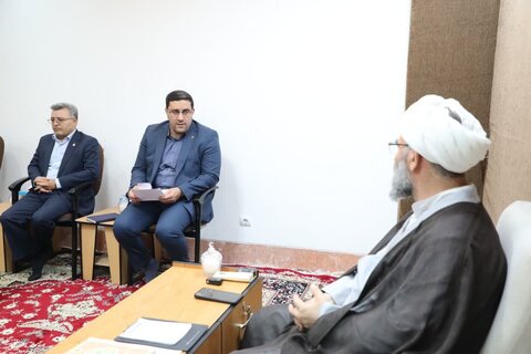 تصاویر/ دیدار مدیران بانک‌های استان با نماینده ولی‌فقیه در استان سمنان