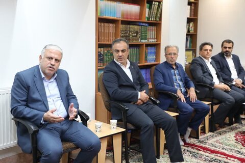 تصاویر/ دیدار مدیران بانک‌های استان با نماینده ولی‌فقیه در استان سمنان