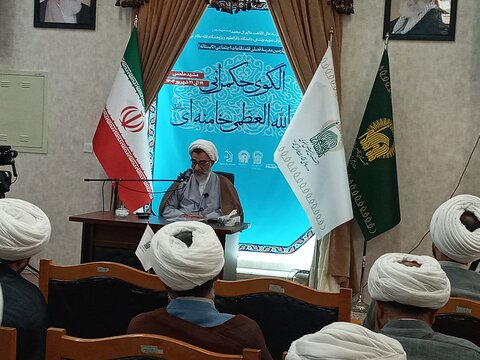 رهبر انقلاب اسلامی با تکیه بر مبانی توحید و ولایت بحرانهای بزرگ را مدیریت می کنند