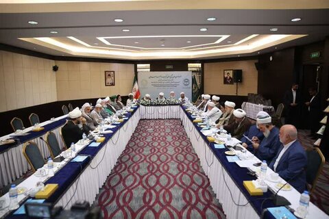 تصاویر/جلسه شورای عالی مجمع جهانی تقریب مذاهب اسلامی در کردستان