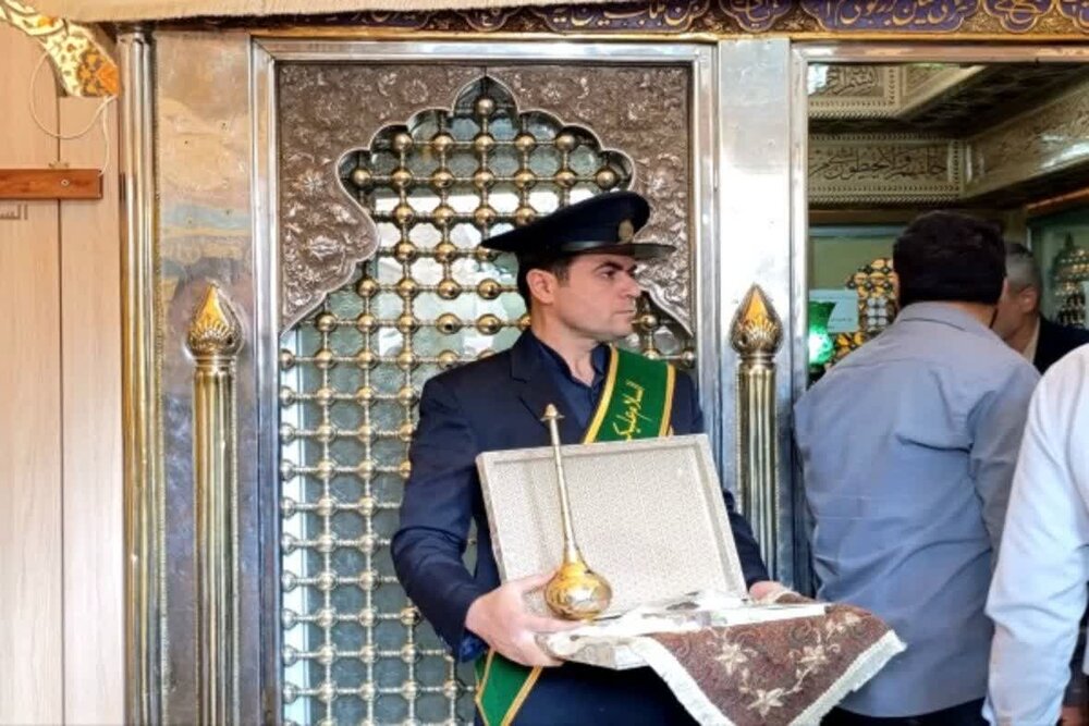 آیین غبارروبی ضریح مطهر حضرت علی ابن امام محمد باقر(ع) در مشهد اردهال برگزار شد